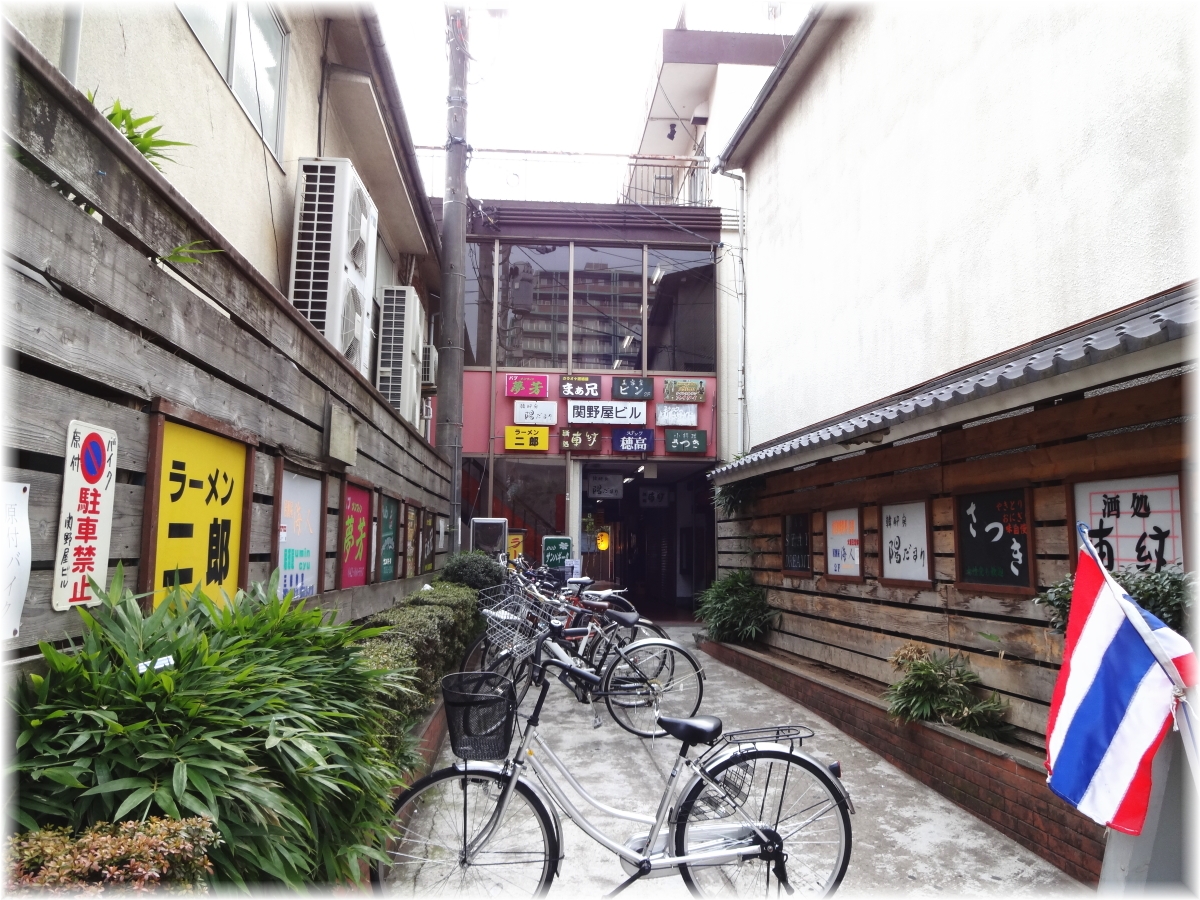 ラーメン二郎府中店 外観1