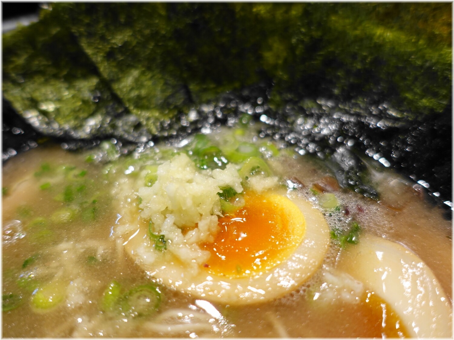 博多一瑞亭14 特製豚骨ラーメンにニンニク