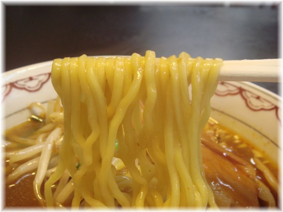 鬼うまラーメン 鬼味噌らーめんの麺