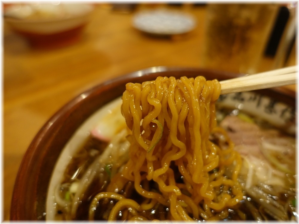 甚作ワッショイ酒場2 醤油ラーメンの麺