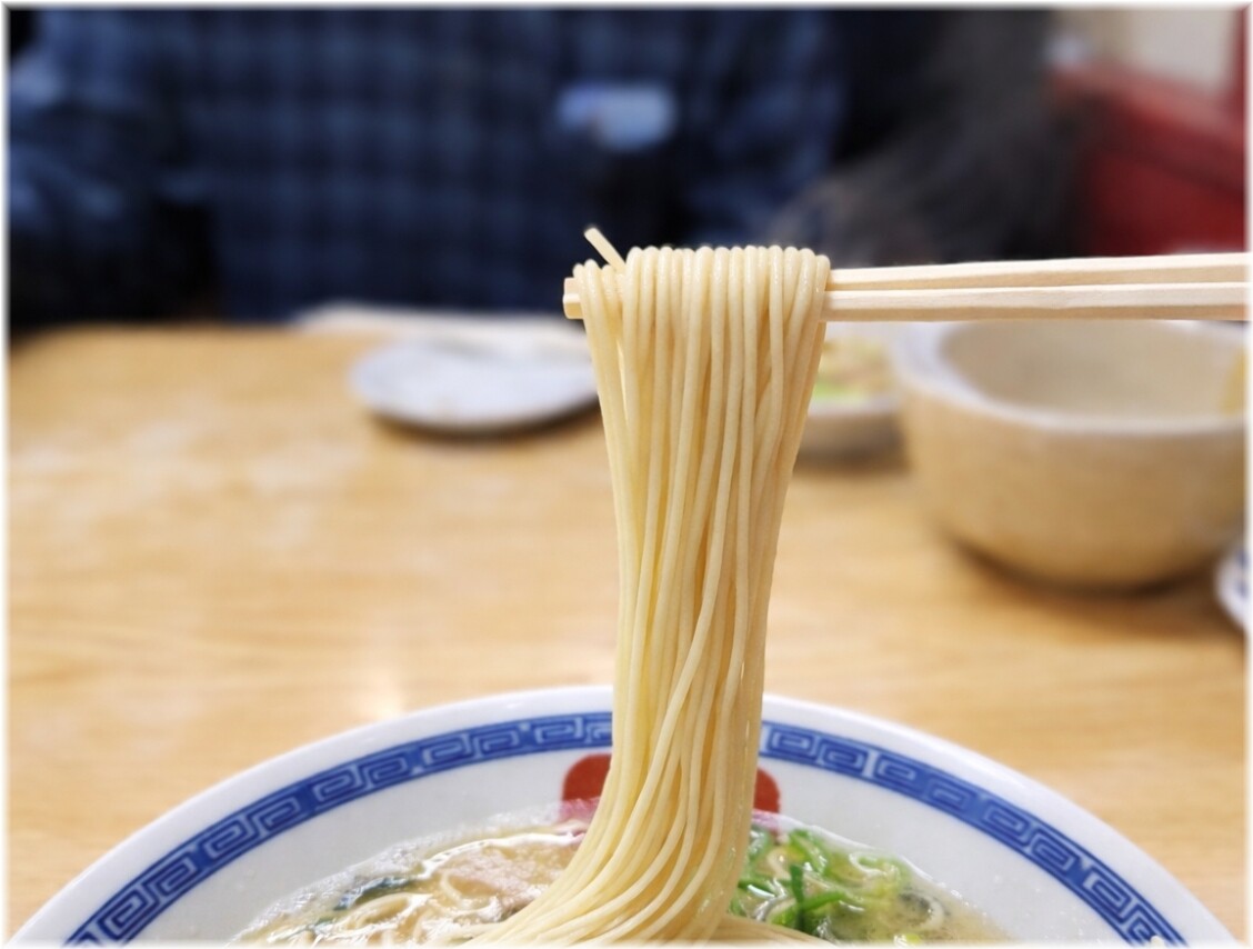 長浜らーめん呑龍6 長浜ラーメンの麺
