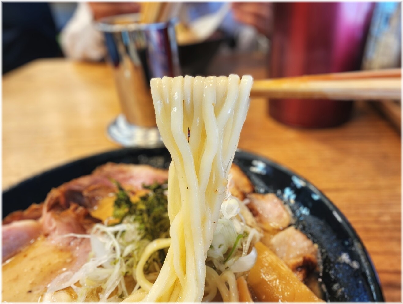 五ノ神水産3 らーめん銀だら絞り(味玉入り・肉増し)の麺