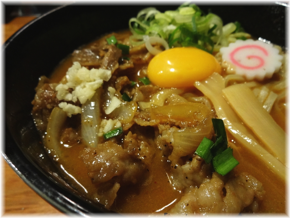 おとど 旨辛肉玉そばの具