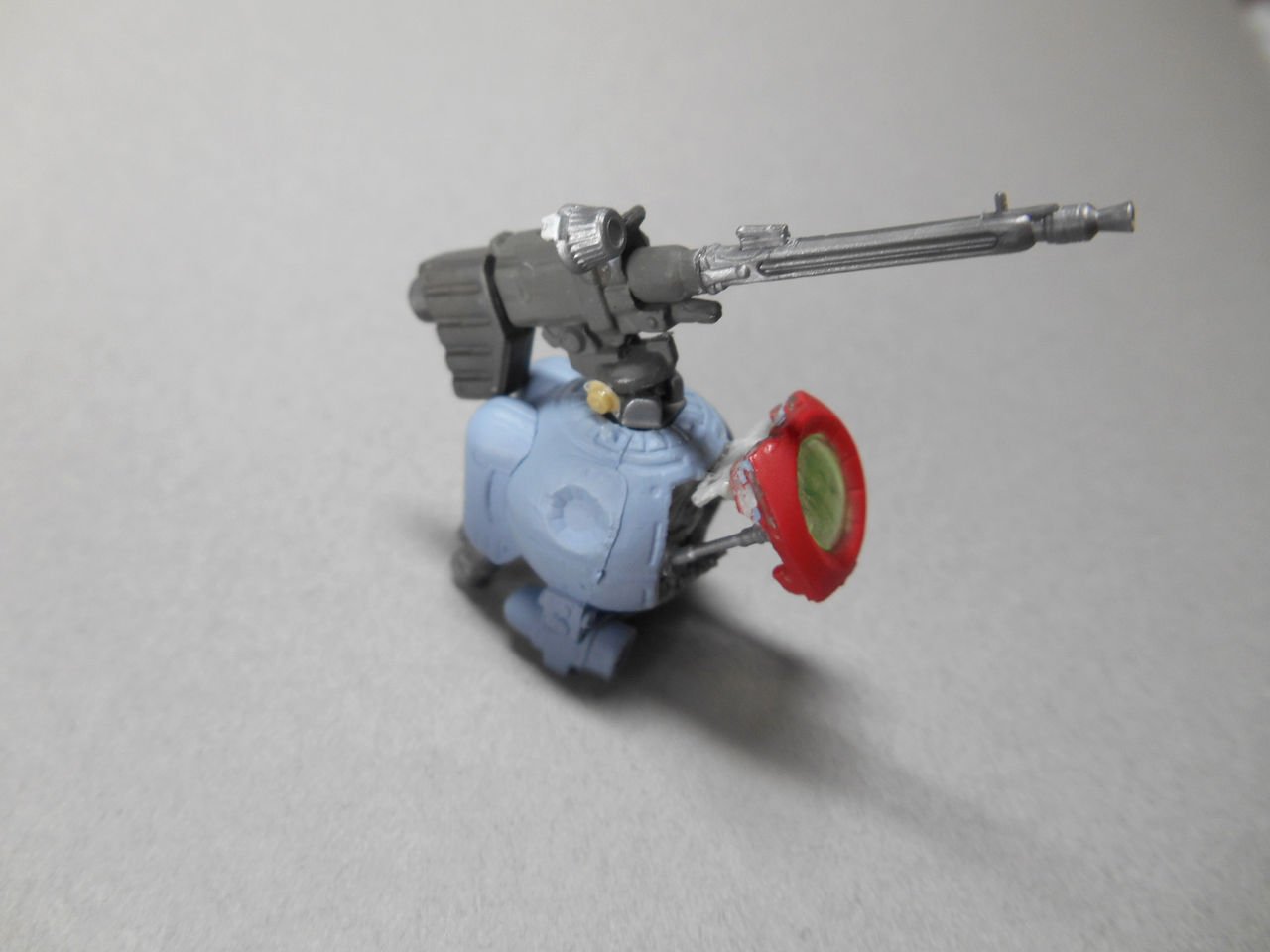 ガンダムコンバージ ボール格納庫①（タミヤ1/35ドイツ小火器セットで 