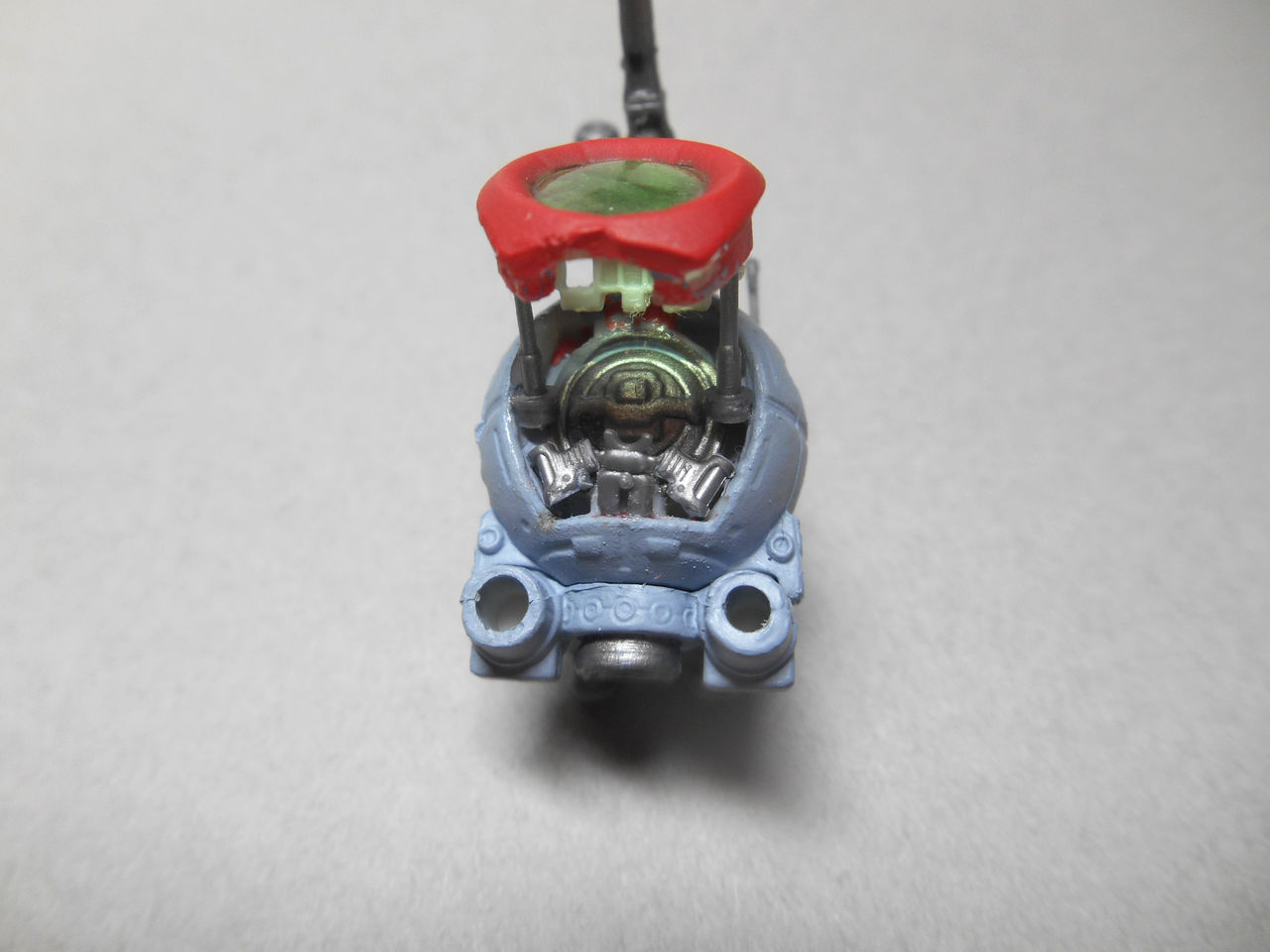 ガンダムコンバージ ボール格納庫①（タミヤ1/35ドイツ小火器セットで 