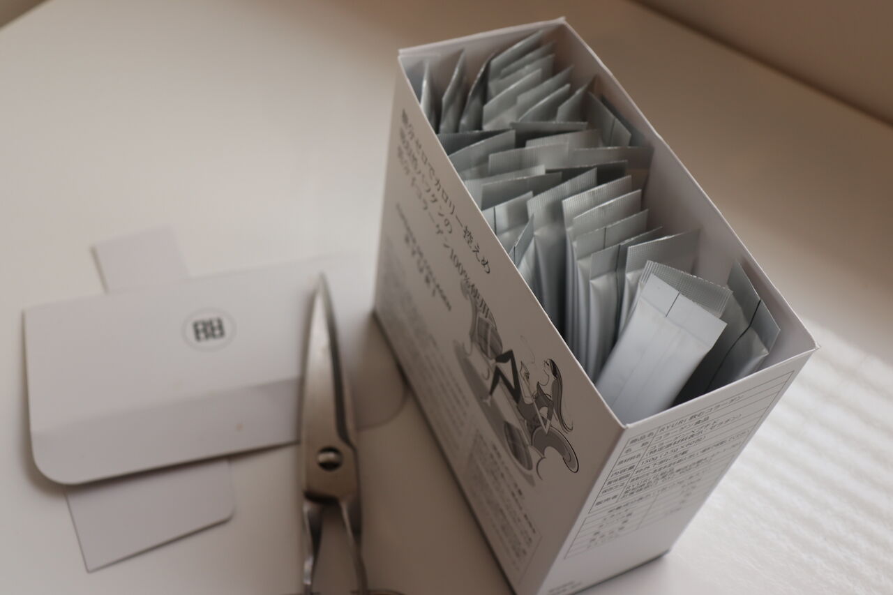 ★ariarichan★断捨離中‼︎ページ Decluttering food scattered throughout the house.A trash