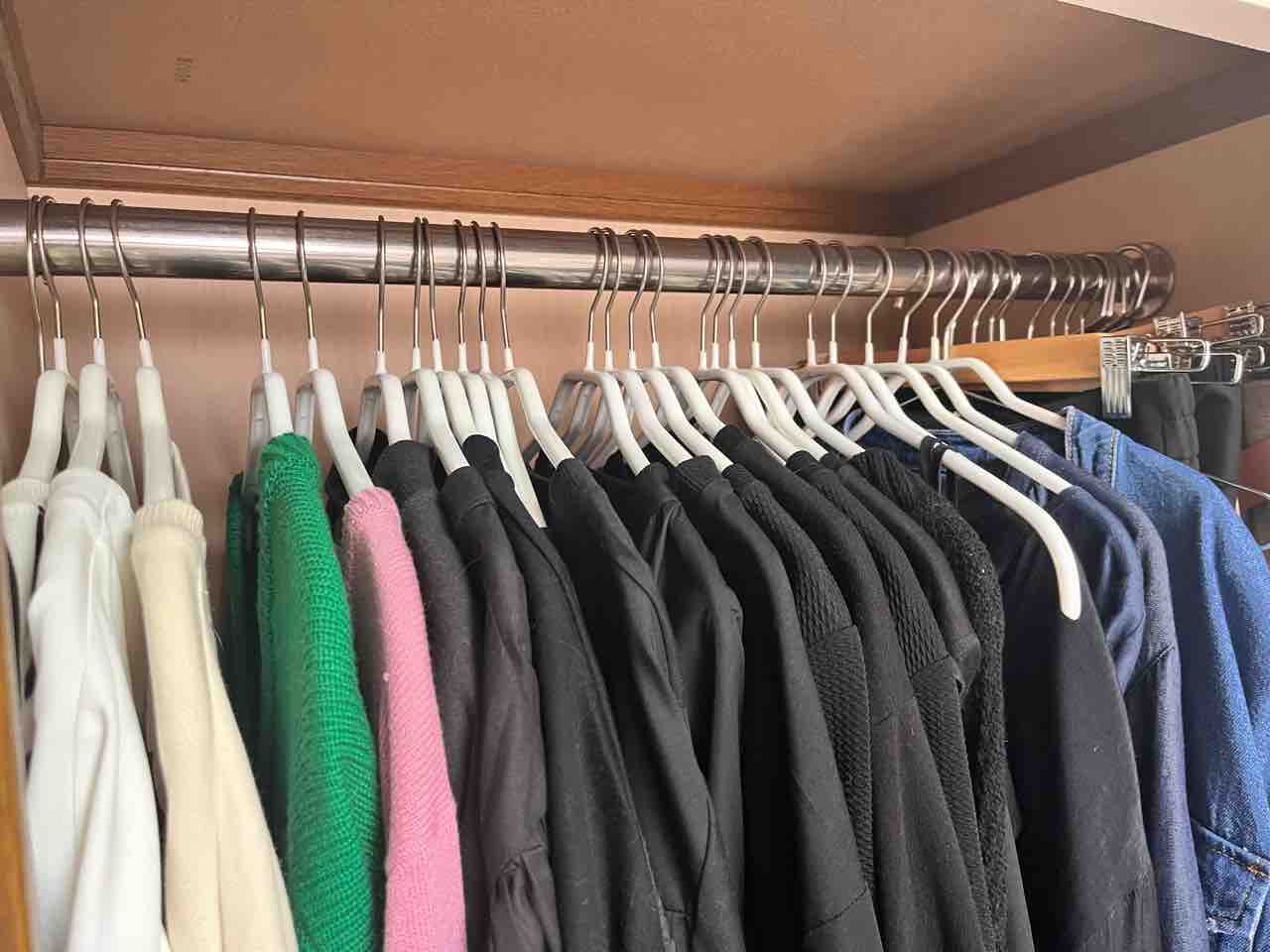 服の断捨離】服を捨てる基準 : やさしい時間と、もたない暮らし