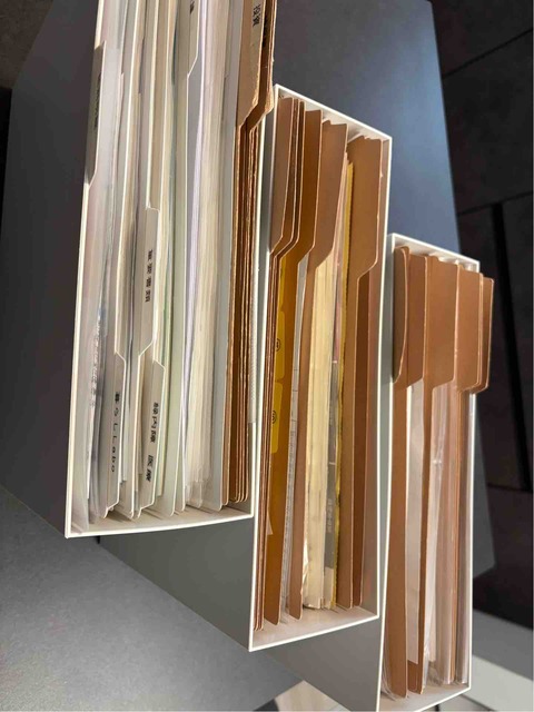 積み重なる紙の山をゼロへ。2ヶ月で家中スッキリ計画・第6週「書類整理