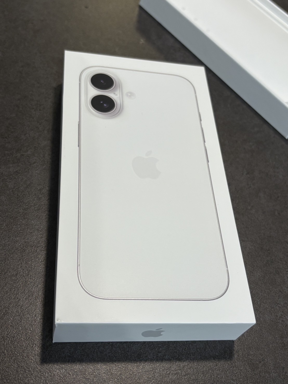 iPhone13と16 ジャンク品 カメラ周り以外綺麗 iPhone 13 Pro Max|高価買取