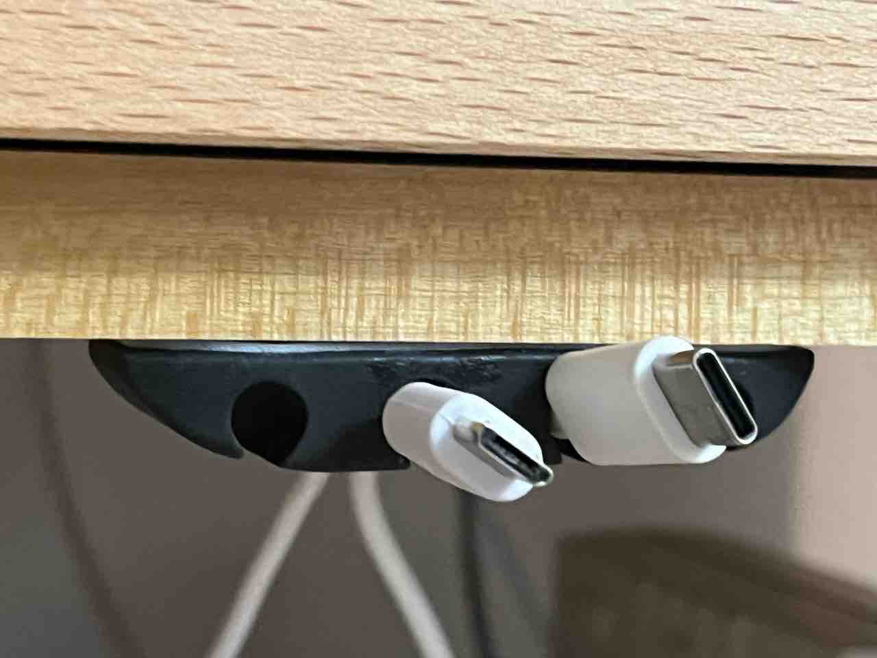 断捨離】絡まったケーブルを解き放す！暮らしをシンプルにするための