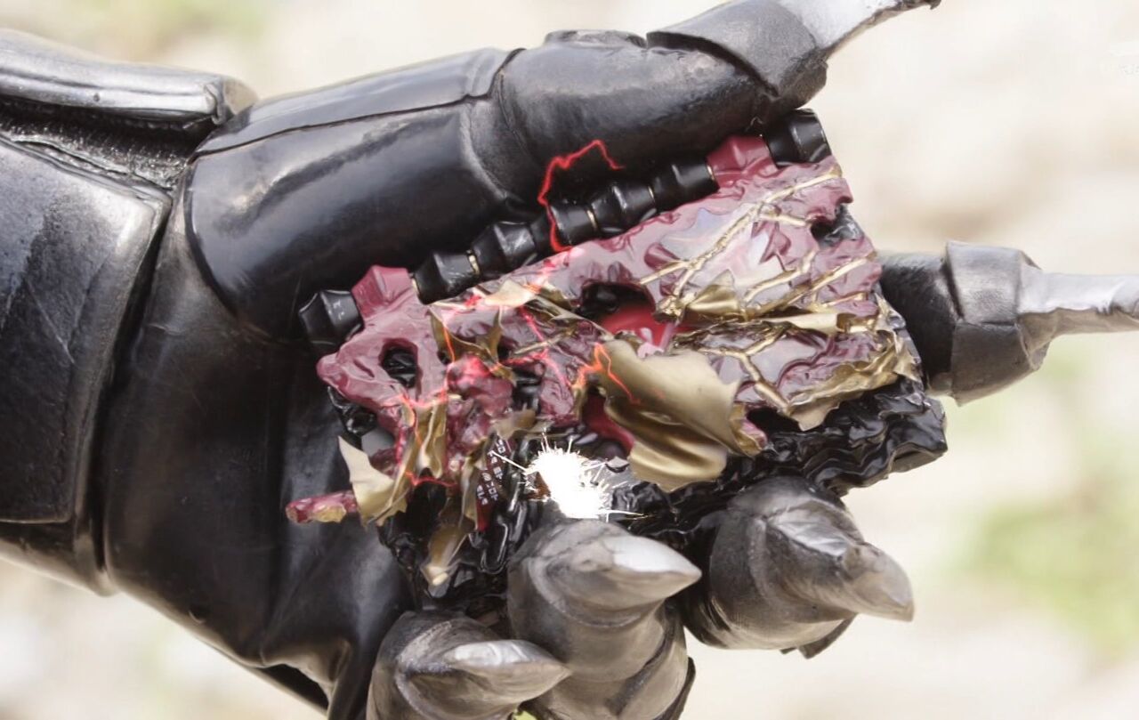 最期 仮面ライダーセイバー 第41話軽い感想とか 膝にpso2を受けてしまってな