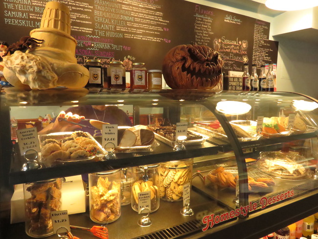ハロウィーンのお店飾り付け