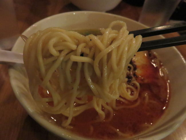 麺は細麺