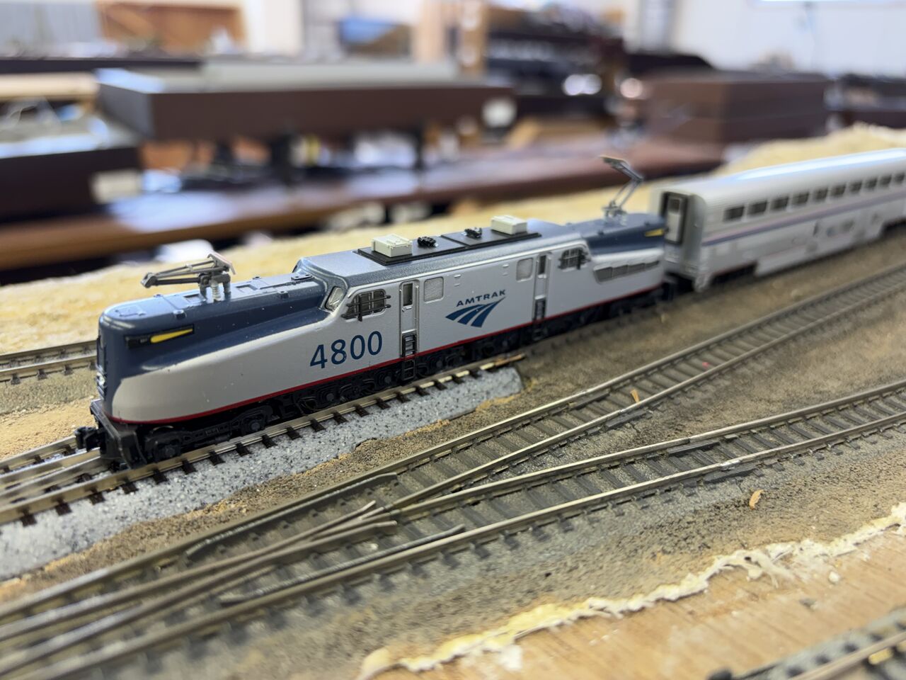 American Nscale Association:Amtrak GG-1 #4800 + Bi-Level Passenger ...