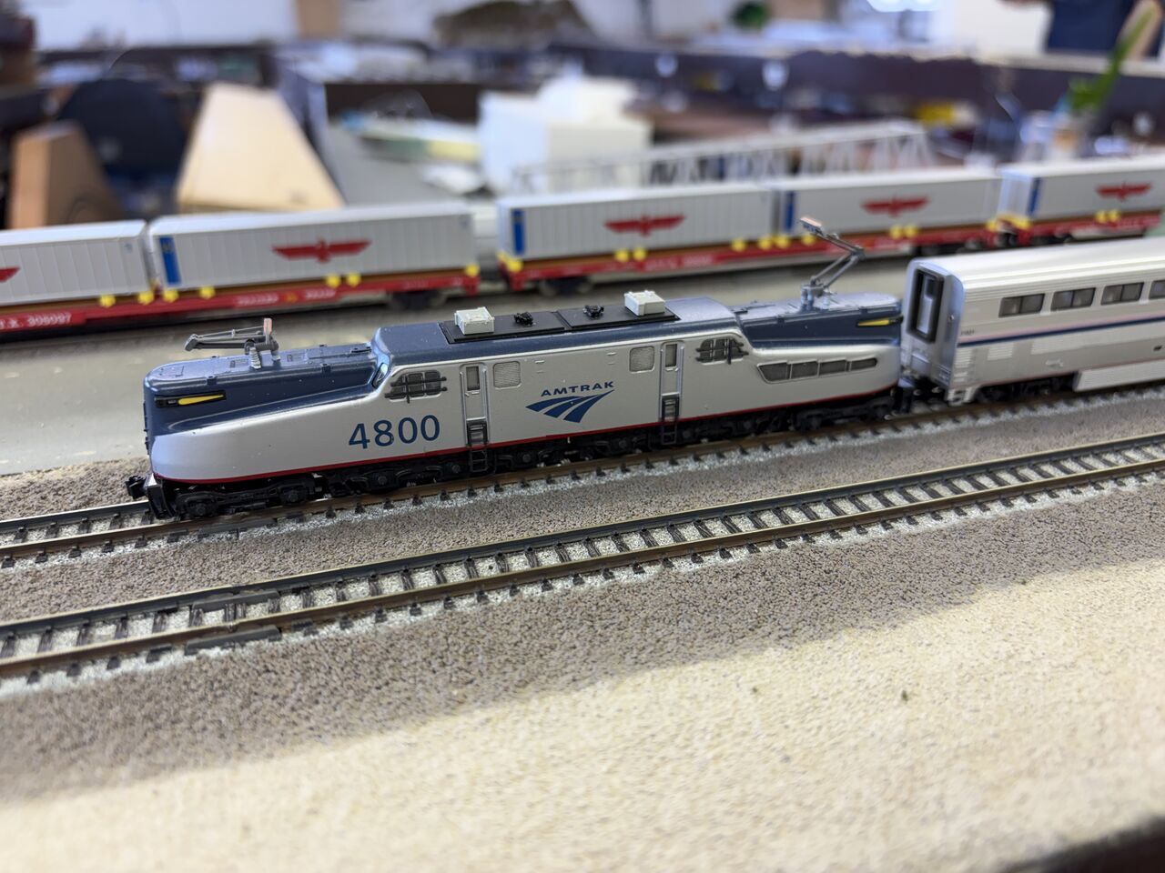 American Nscale Association:Amtrak GG-1 #4800 + Bi-Level Passenger ...