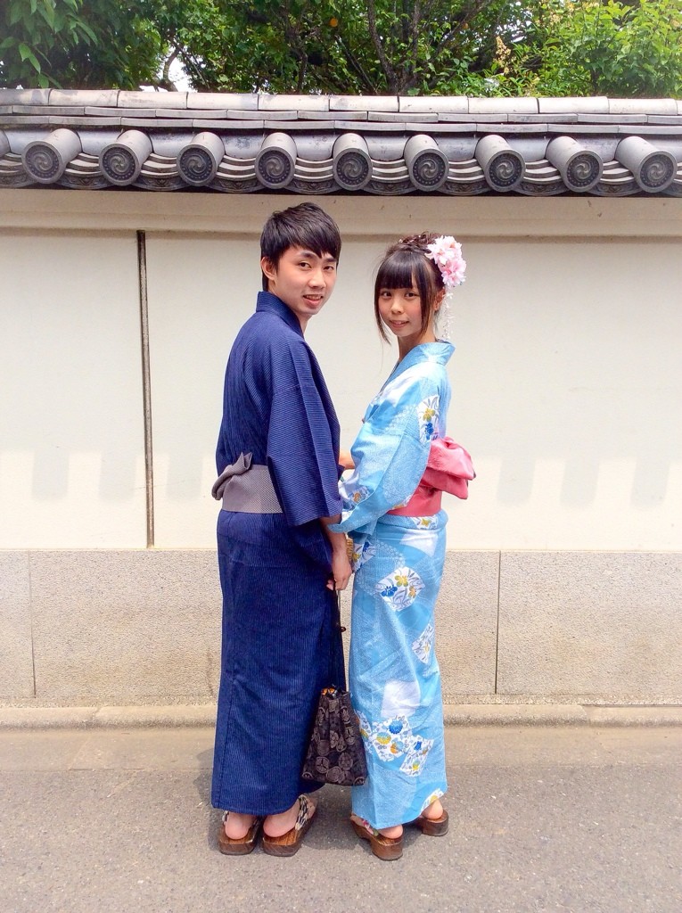 日本の思い出 台湾からの素敵なカップルさんですblueの古典的な浴衣を ピンクを合わせコーディネートしました とってもお似合いでした 浅草さわだ屋 レンタル着物で浅草散策 日本の思い出 台湾からの素敵なカップルさんですblueの古典的な浴衣を ピンクを合わせコーディネートしました とってもお似合いでした 浅草さわだ屋 レンタル着物で浅草散策