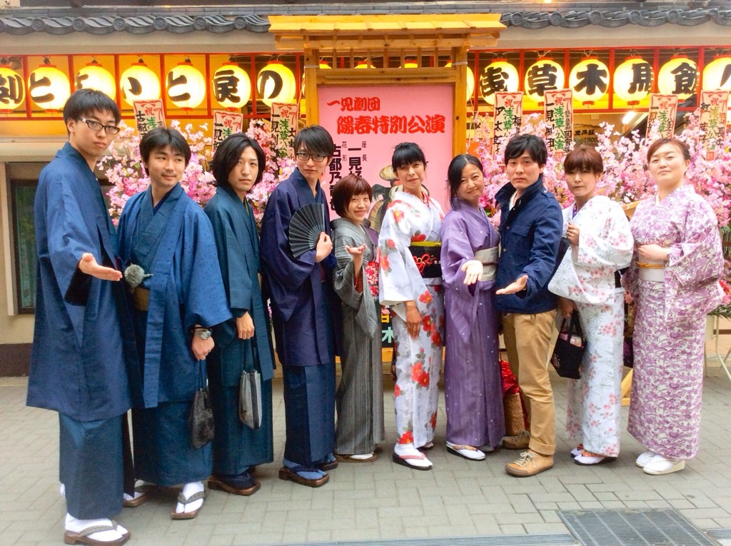 浅草木馬館４月公演人見劇団着物で観劇 楽しさ倍増です O 浅草さわだ屋 レンタル着物で浅草散策