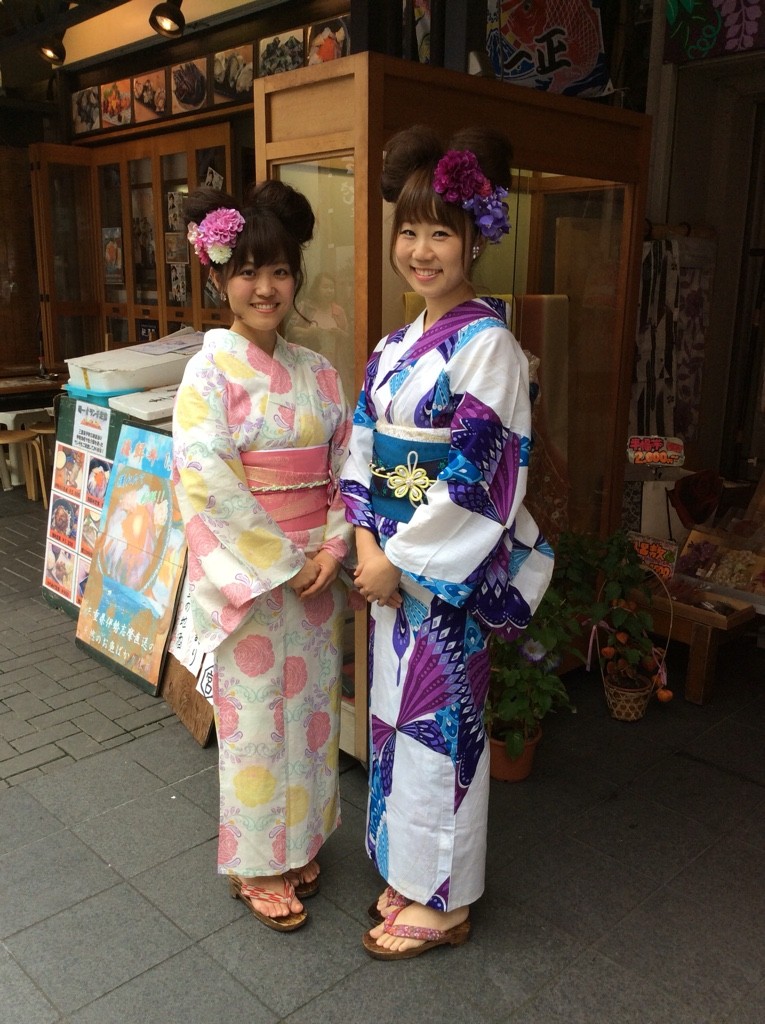 ディズニープリンセスのイメージの浴衣を着てディズニーランド O O 16夏の思い出です O O 浅草さわだ屋 レンタル着物で浅草散策