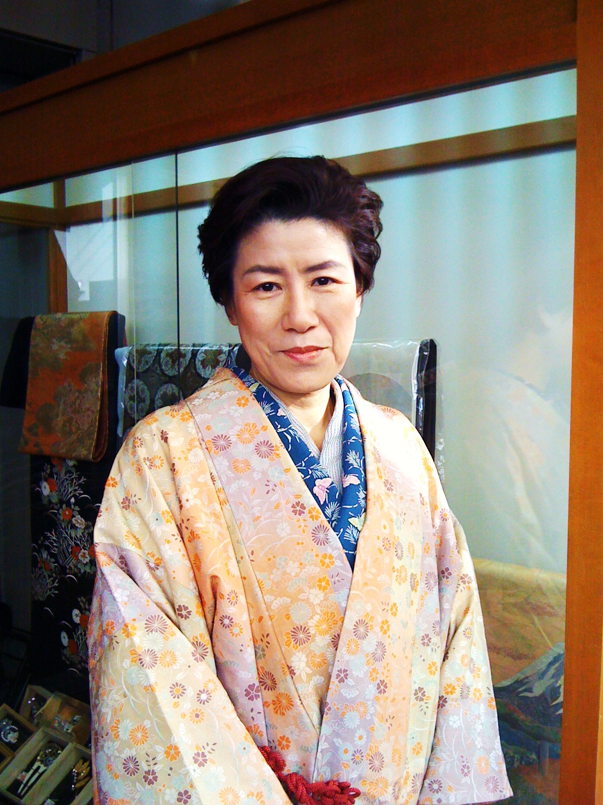 大人可愛い 蝶の小紋のお着物 浅草さわだ屋 レンタル着物で浅草散策