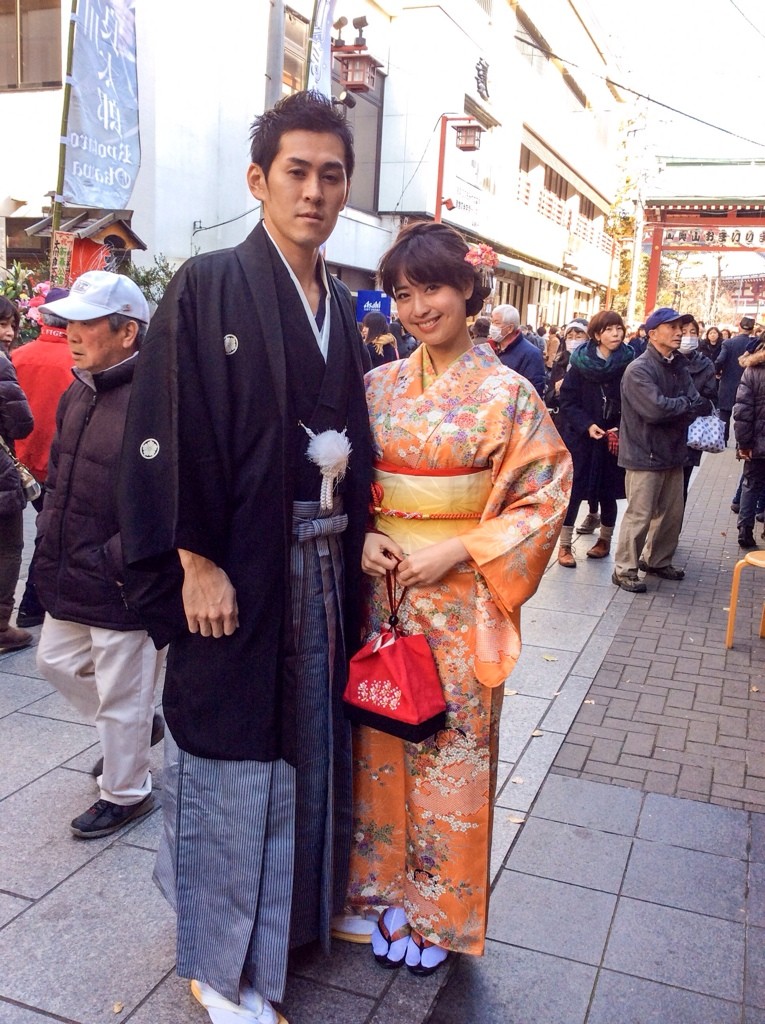 謹賀新年 お着物で初詣浅草散策 O 浅草さわだ屋 レンタル着物で浅草散策