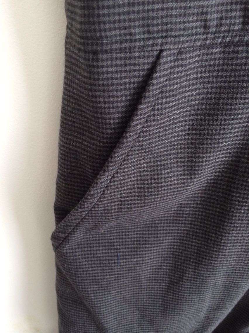 Vネックのジャンパースカート 服って自分で作れるんだ Vネックのジャンパースカート 服って自分で作れるんだ