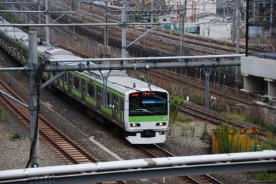 都会人「一駅だから歩くか…」かっぺ俺「すげぇ！」