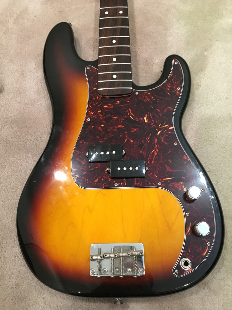 新しいベース Fenderメキシコプレシジョンベース ベーシストamitoのグルメデブログ 新しいベース Fenderメキシコプレシジョンベース ベーシストamitoのグルメデブログ