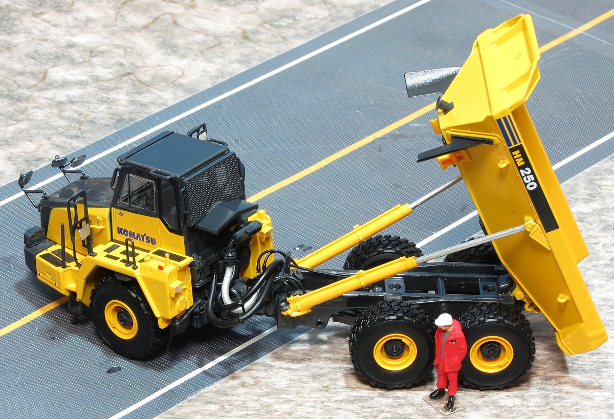 1/50 Articulated dump truck : あっとtkm