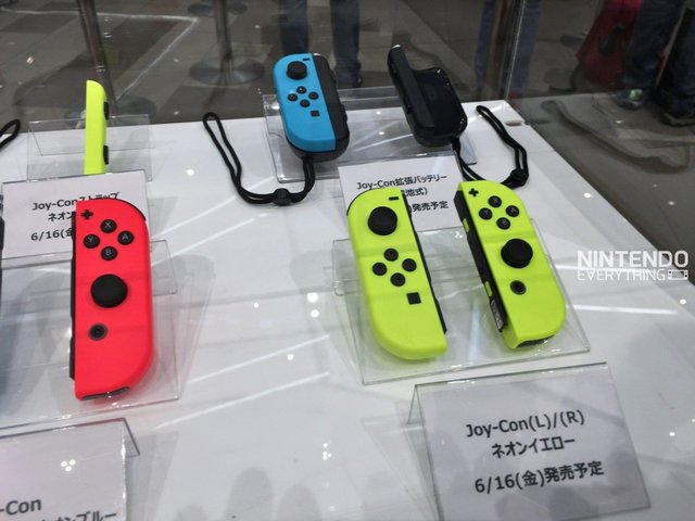 ジョイコンの新色 乾電池拡張バッテリー出るけど買う Ns速報