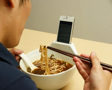 日本医師会「スマホを使う子ほど学力が低くコミュニケーション能力も低い傾向がある」