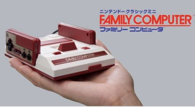 【画像】今話題のミニファミコンのコントローラーがどんだけ小さすぎるか比較画像作ってみたけど少し後悔してる