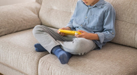 34737