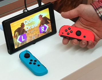 ニンテンドースイッチはプレイ中は充電できないって言われているけどマジ？