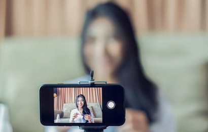 【危険】「推し活」で自己破産…若者を襲う「投げ銭沼」という配信依存地獄が深刻化