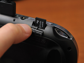 PS Vita買おうと思ったけどメモリーカードの値段がちょっと高くないか？