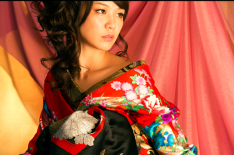 日本一ソフトウェア、謎のカウントダウンサイトが更新、新たな美女がPSVita持ってる！「次の逢瀬まで後6日」！！