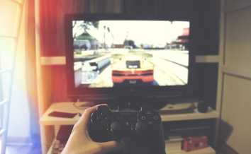 おっさんってすぐ昔の作品推すよな