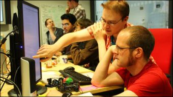 「“金さえあれば幸せ”、ではない」 一夜にして大金を稼いだゲームクリエイターたちが抱える苦悩