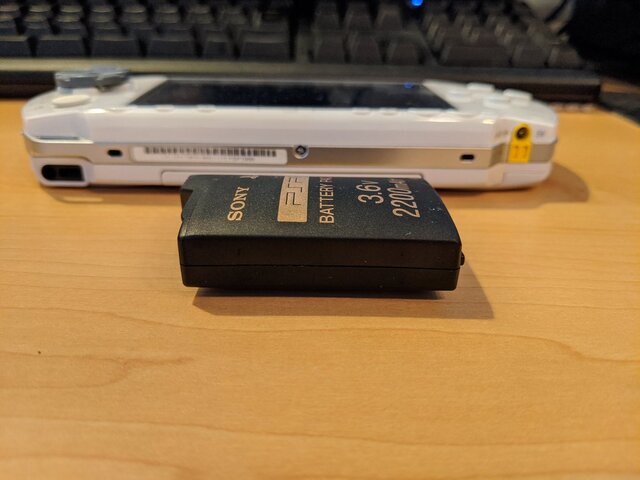 危険速報 使わなくなったpspや3dsのバッテリーが膨らんでいる報告が相次ぐ 任天党 にんてんとう