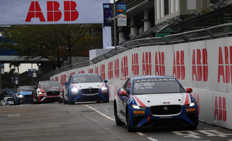 ゲーム興じ「実際にレースをやりたくなった」藤沢の国道で事故起こし逃走 同乗の10代7人書類送検