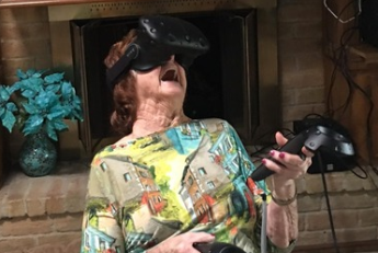 【画像】96歳のおばあちゃんに　VRでゲームをやらせた結果がコレ　完全に脳細胞活性化ｗｗｗｗｗ
