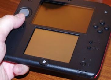 ニンテンドー「2DS」 レビューが到着！ 「思ったより使いやすく、おもちゃっぽいチープさがかえってゲームファンの心をくすぐる」