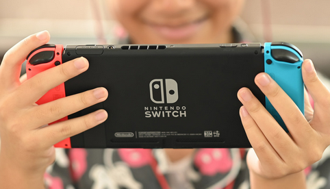【朗報】Forbes「初代Nintendo Switch、PS2の記録更新に王手 世界一まで残り150万台」★2