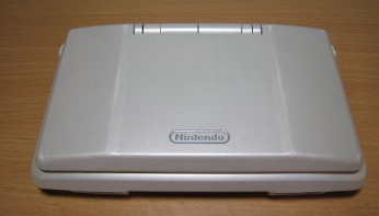 【画像】初代DSの完成されたフォルムｗｗｗｗｗｗｗｗｗｗ