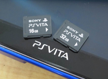Vitaのメモカって高すぎない？64GBが1万円って……… (´・ω・`)
