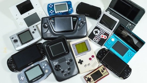 【訃報】携帯ゲーム機さん、VITAと3DSの生産終了により世の中から完全になくなってしまう