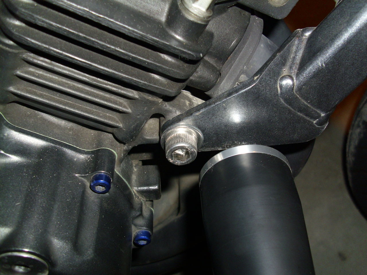 青ホネ エンジンマウントボルト交換 単車との日々