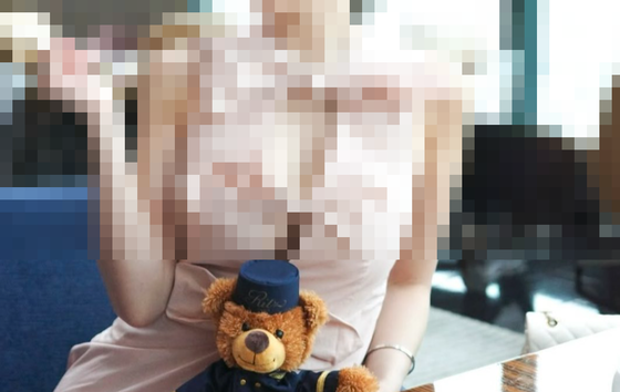 【画像】女さん「本当この服は何？？？下品すぎて気持ち悪い、、、」　←「嫉妬だって!!︎!」「嫉妬じゃねぇって!!︎!!︎」と激論ｗｗｗｗｗｗ