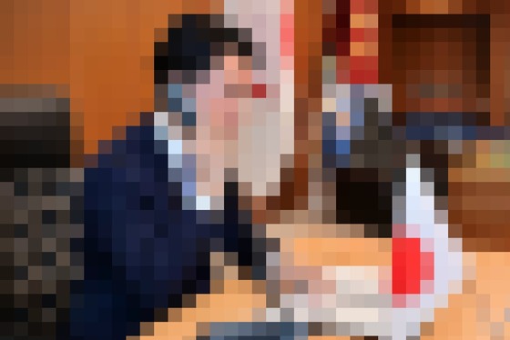 【画像】小泉の進さん「日米電話会談行いました😤(パシャ)」→ただのパフォと指摘され炎上