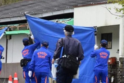 【画像】安達容疑者、途中で公衆トイレに遺体を遺棄していたか